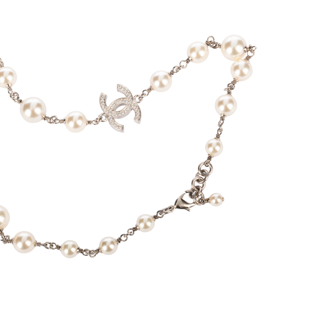 COLAR DE PÉROLAS CHANEL