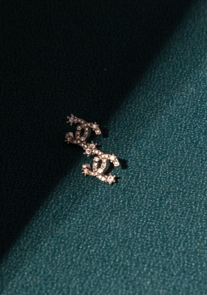 BRINCO CHANEL CRISTAIS CC