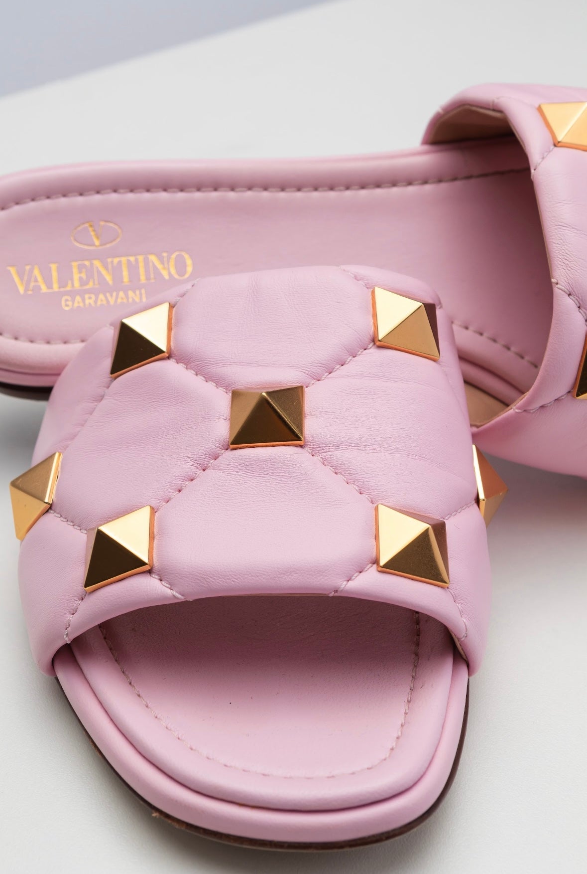 SANDALIA FLAT VALENTINO ROCKSTUD PINK 37/38