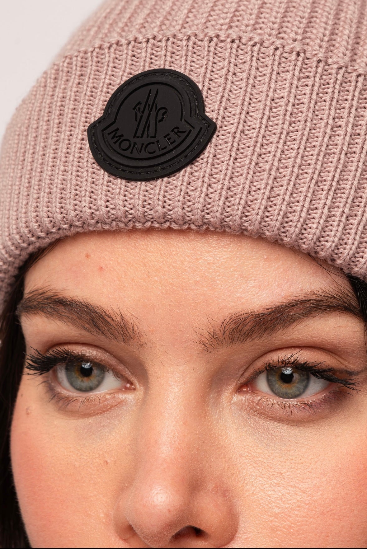 MONCLER GORRO DE LÃ