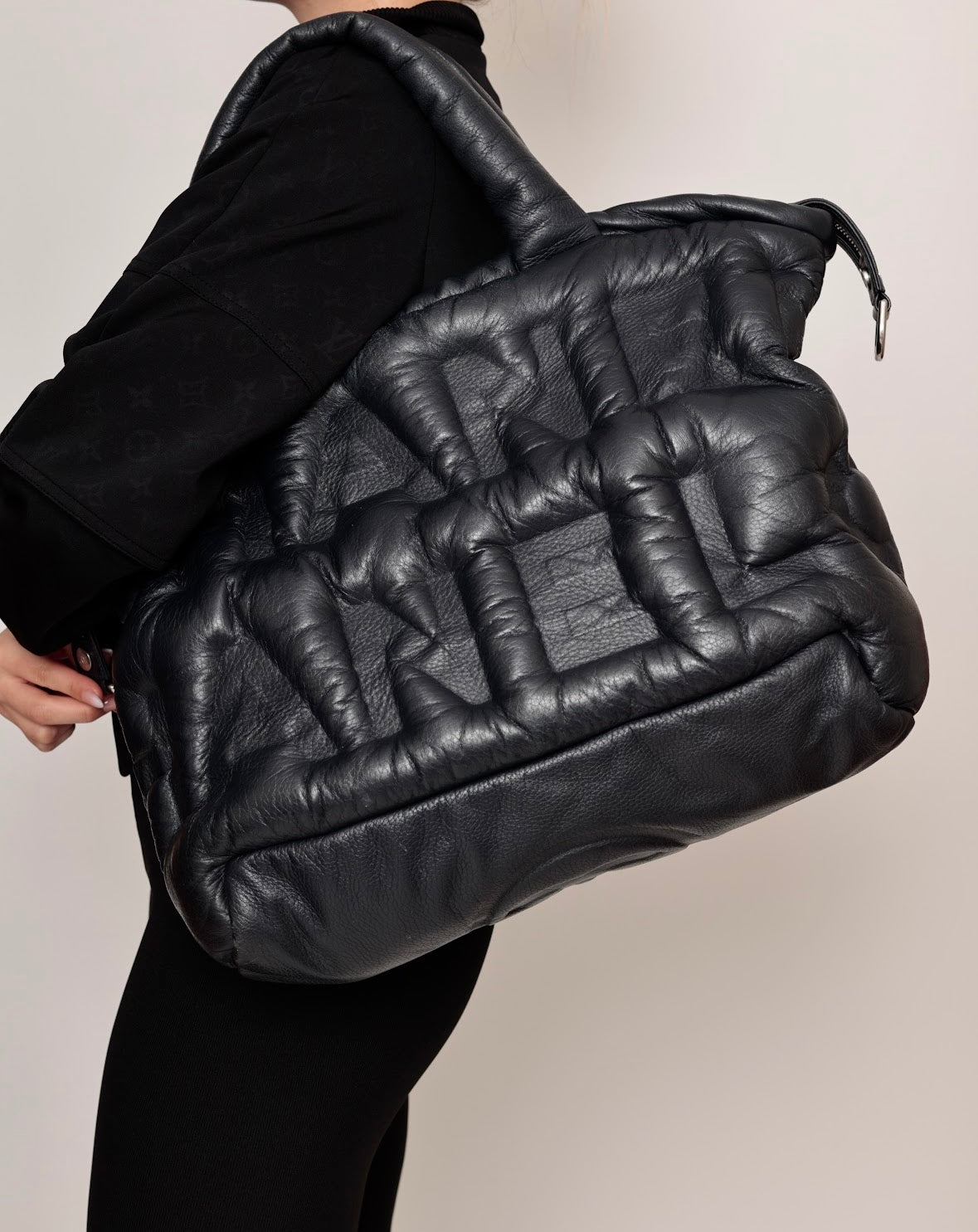 BOLSA CHANEL LEATHER MAXI